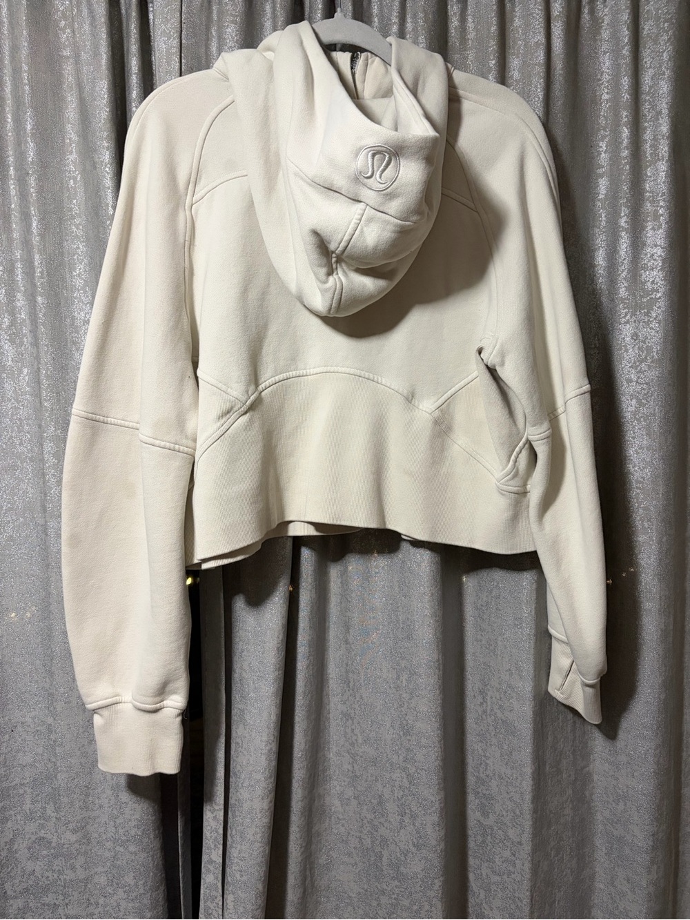 Lululemon Women’s Light Ivory Cropped Scuba Hoodie size M/L